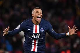 Kylian Mbappé réclame ses salaires impayés au Paris Saint-Germain par voie judiciaire.